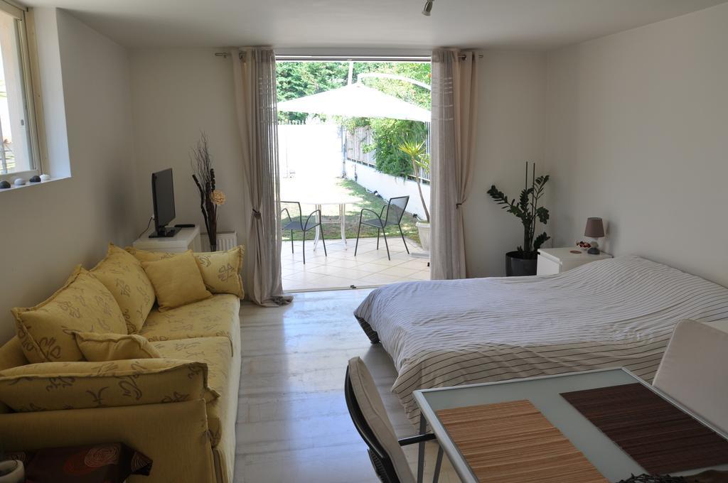 Cosy Studio With Garden / Individual Apartment Athen Eksteriør billede
