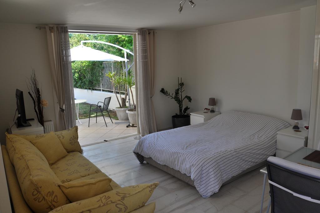 Cosy Studio With Garden / Individual Apartment Athen Eksteriør billede
